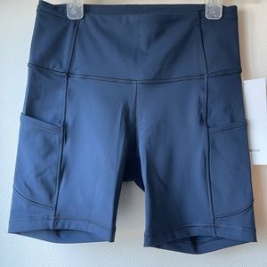 New - lululemon fast and free 6” short / Women’s size 6